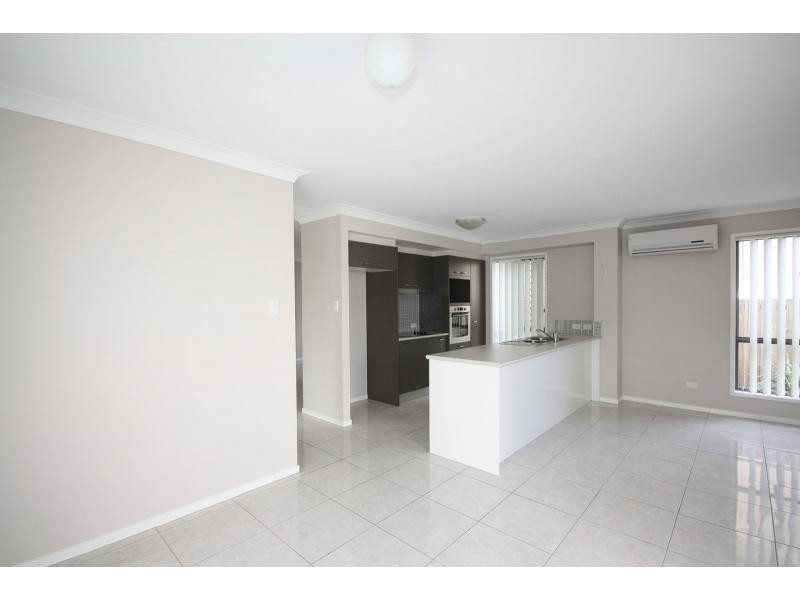 3 Platinum Place, Oxley QLD 4075