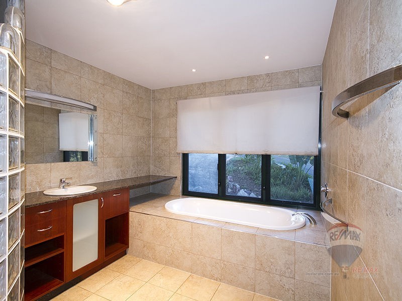 11 Quahlee Grove, Karana Downs QLD 4306