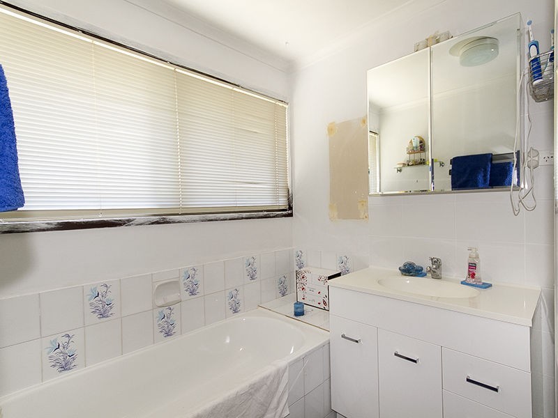 9 Kalbarri Street, Riverhills QLD 4074