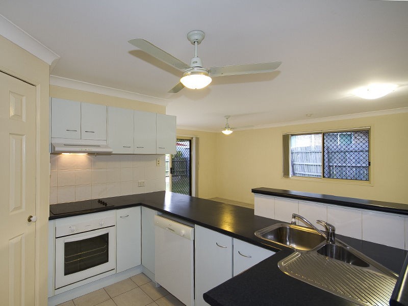 3 Kentia Circuit, Flinders View QLD 4305