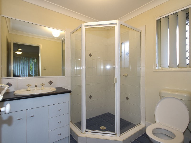 3 Kentia Circuit, Flinders View QLD 4305