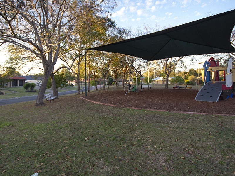 3 Kentia Circuit, Flinders View QLD 4305
