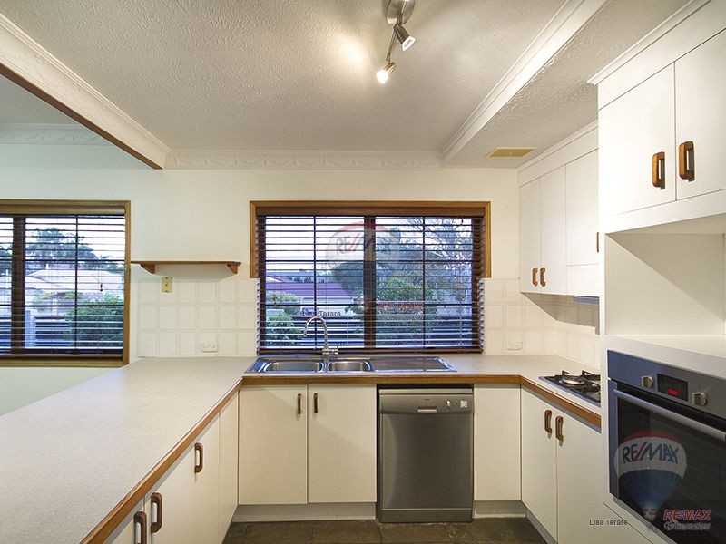 16 Tobin Street, Middle Park QLD 4074