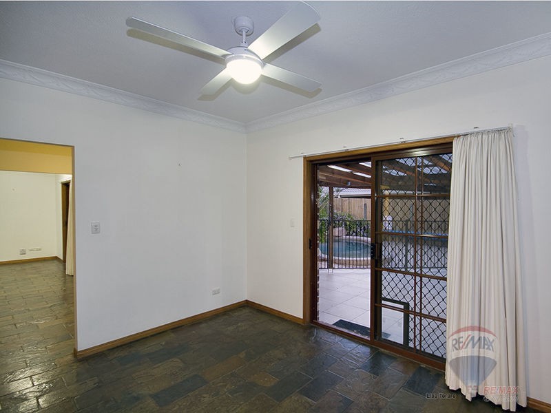 16 Tobin Street, Middle Park QLD 4074