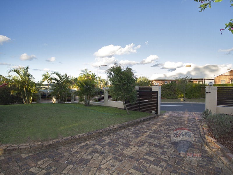 16 Tobin Street, Middle Park QLD 4074