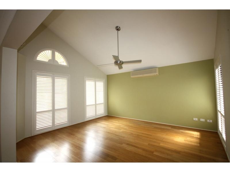 6 Frangipani Street, Westlake QLD 4074