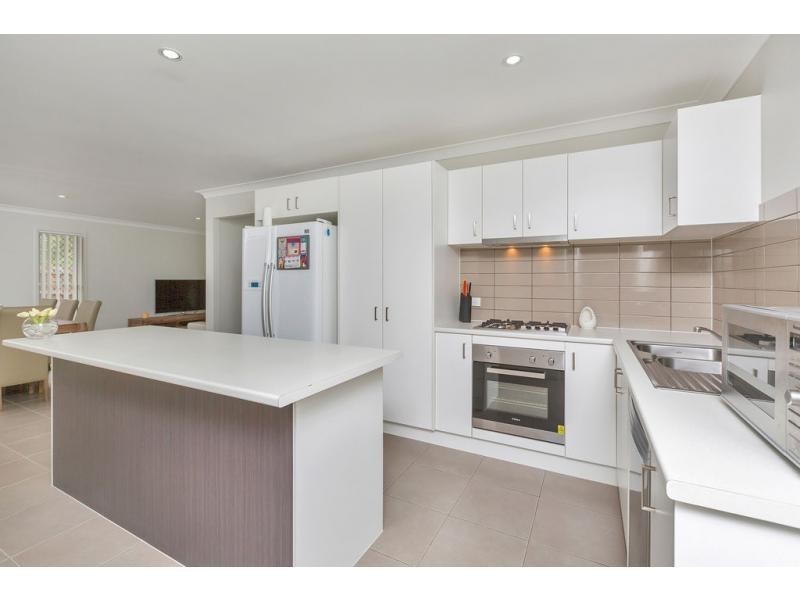 38 Honeyeater Crescent, Moggill QLD 4070