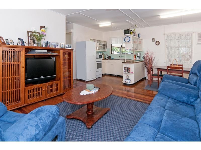 12 Trumpy Street, Silkstone QLD 4304