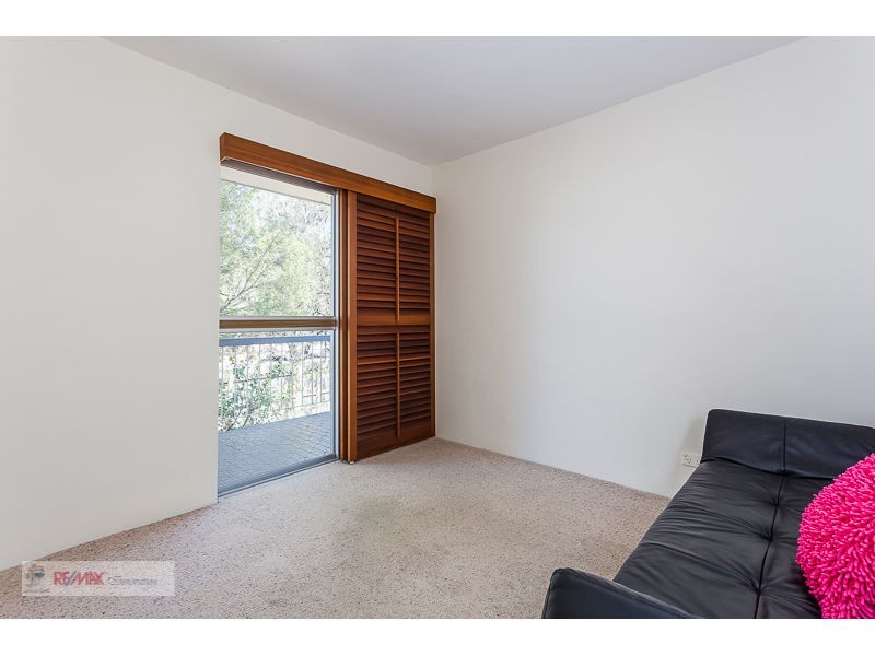 Unit 4/100 -112 School Road, Yeronga QLD 4104