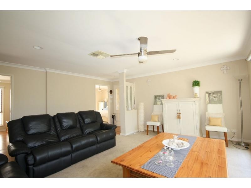 2 Cotter Crescent, Riverhills QLD 4074