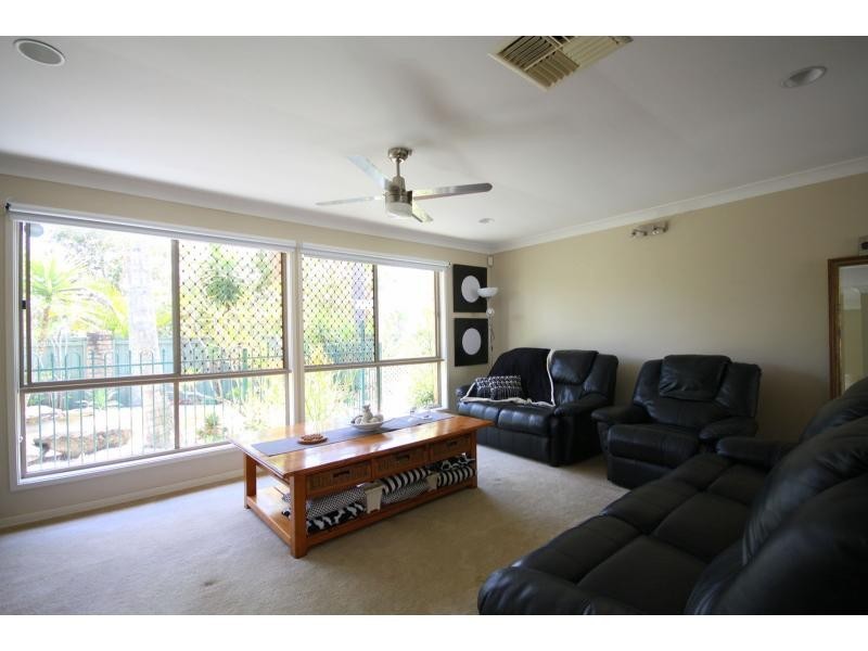 2 Cotter Crescent, Riverhills QLD 4074