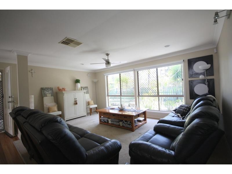 2 Cotter Crescent, Riverhills QLD 4074