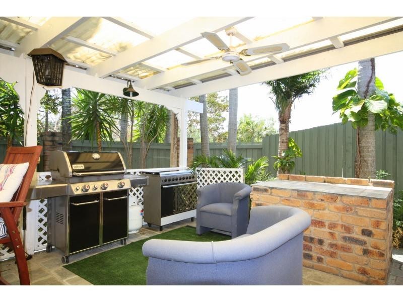 2 Cotter Crescent, Riverhills QLD 4074