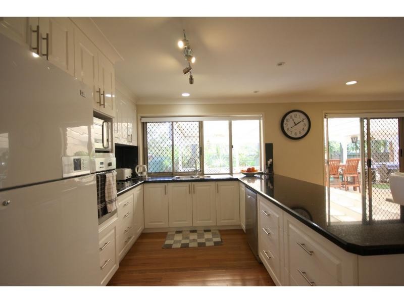 2 Cotter Crescent, Riverhills QLD 4074