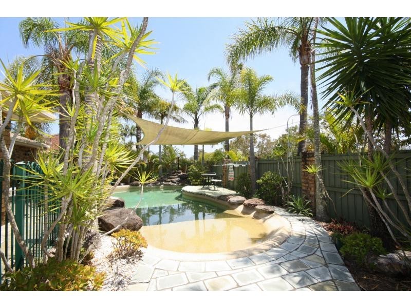 2 Cotter Crescent, Riverhills QLD 4074