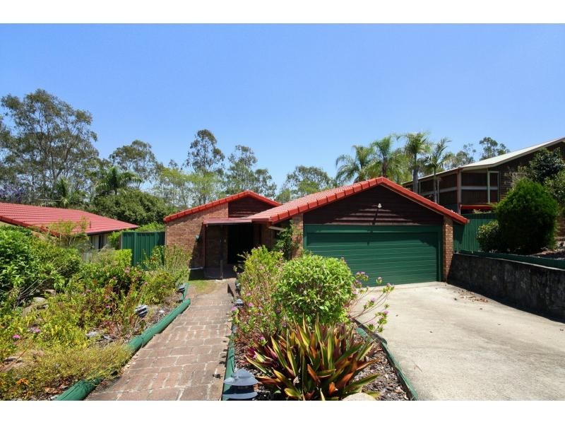 18 Santolina Place, Sinnamon Park QLD 4073