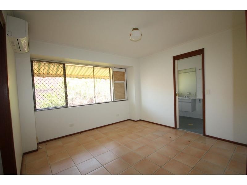 18 Santolina Place, Sinnamon Park QLD 4073