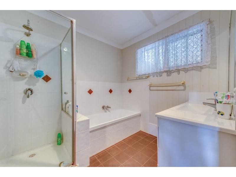 53 Russell Street, Silkstone QLD 4304