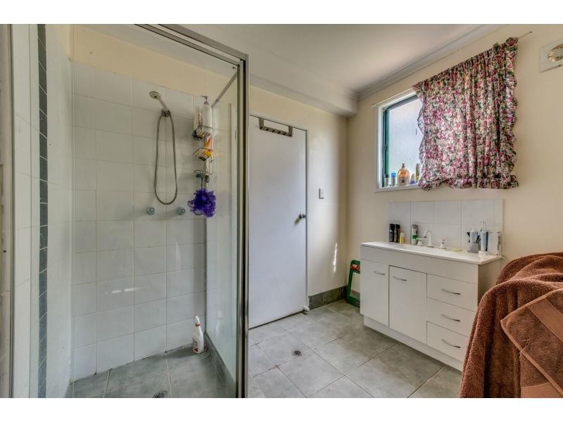 53 Russell Street, Silkstone QLD 4304