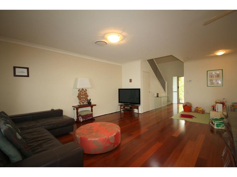 34 Augusta Crescent, Mount Ommaney QLD 4074