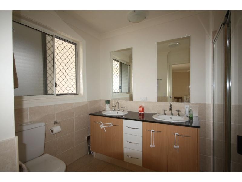 34 Augusta Crescent, Mount Ommaney QLD 4074