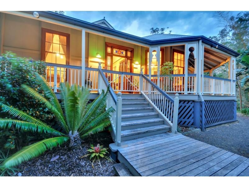 112 Airlie Road, Pullenvale QLD 4069