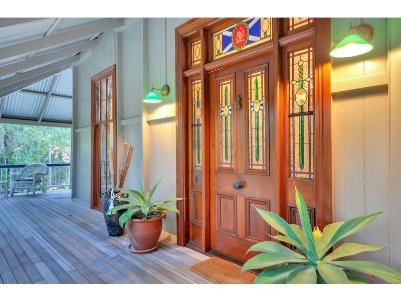 112 Airlie Road, Pullenvale QLD 4069