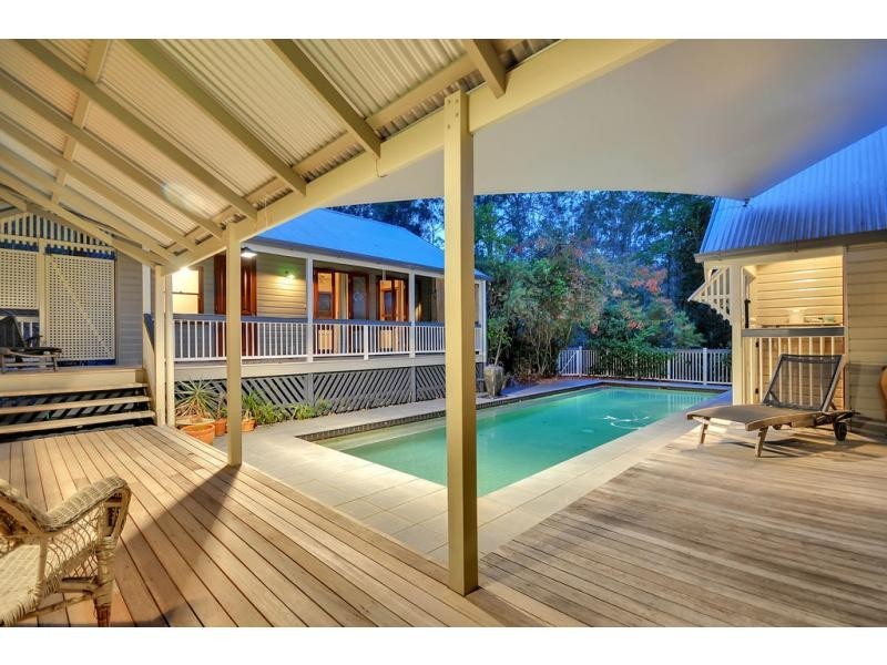 112 Airlie Road, Pullenvale QLD 4069