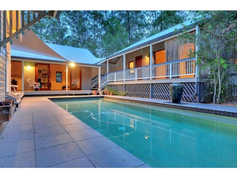 112 Airlie Road, Pullenvale QLD 4069