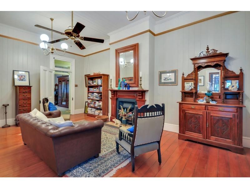 112 Airlie Road, Pullenvale QLD 4069