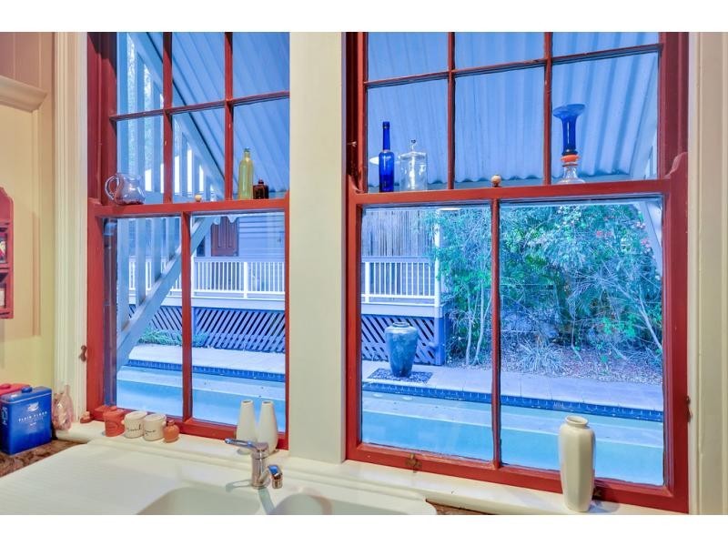 112 Airlie Road, Pullenvale QLD 4069