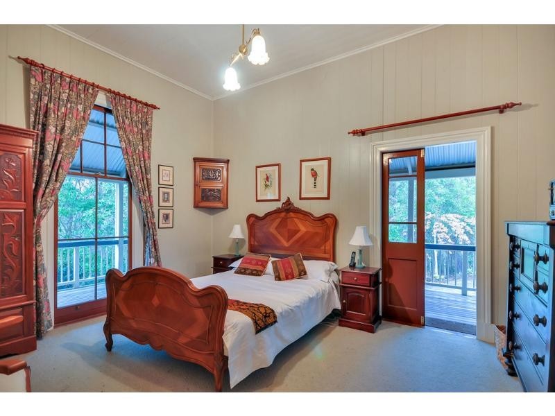 112 Airlie Road, Pullenvale QLD 4069