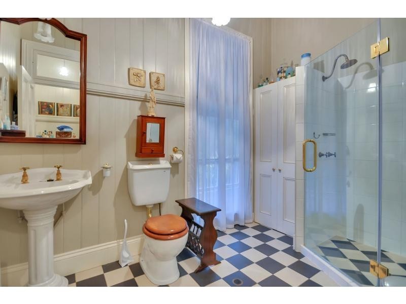 112 Airlie Road, Pullenvale QLD 4069