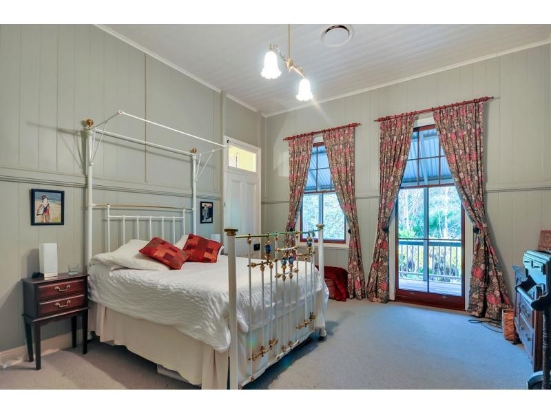 112 Airlie Road, Pullenvale QLD 4069