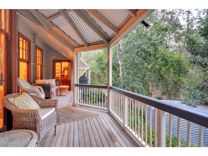 112 Airlie Road, Pullenvale QLD 4069