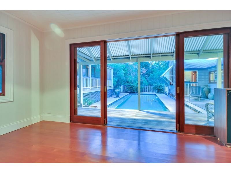 112 Airlie Road, Pullenvale QLD 4069