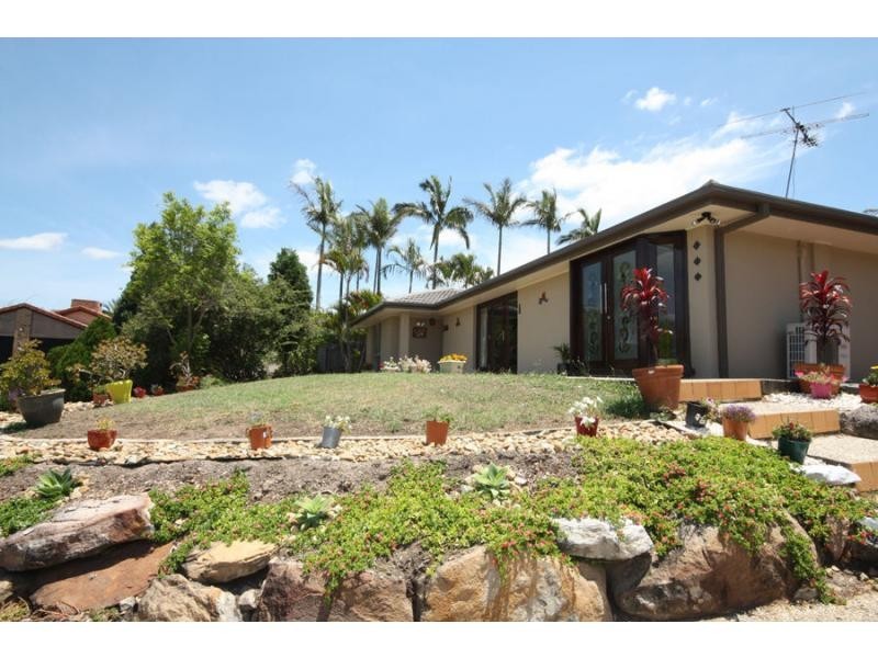 9 Cheviot Place, Sinnamon Park QLD 4073