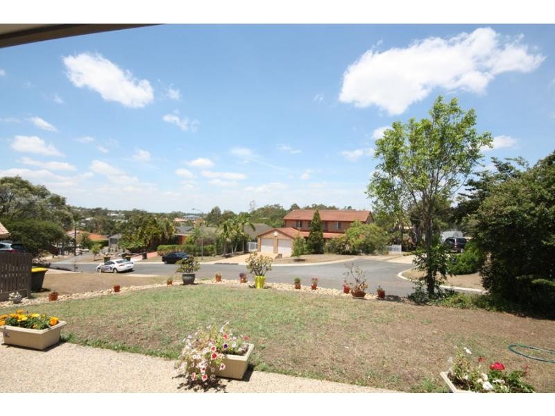9 Cheviot Place, Sinnamon Park QLD 4073