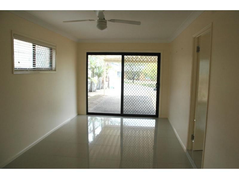 15 Sandalwood Street, Sinnamon Park QLD 4073