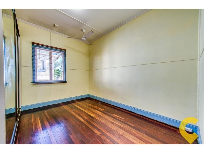 6 Gledson Street, North Booval QLD 4304