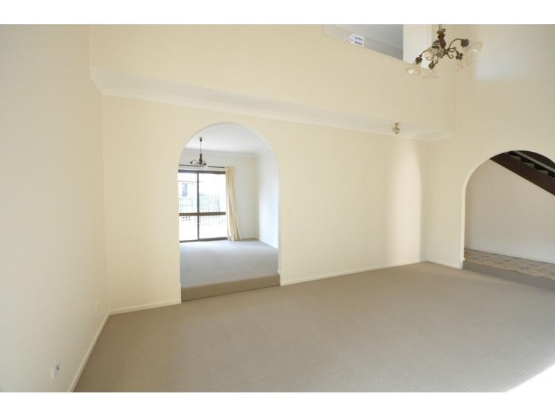 114 Mt Ommaney Drive, Jindalee QLD 4074