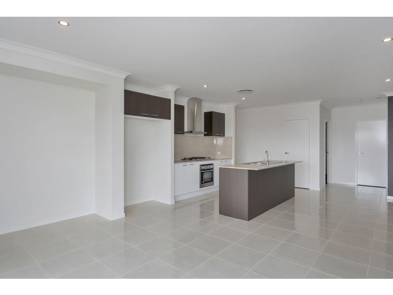 48 Pioneer Drive, Kuraby QLD 4112