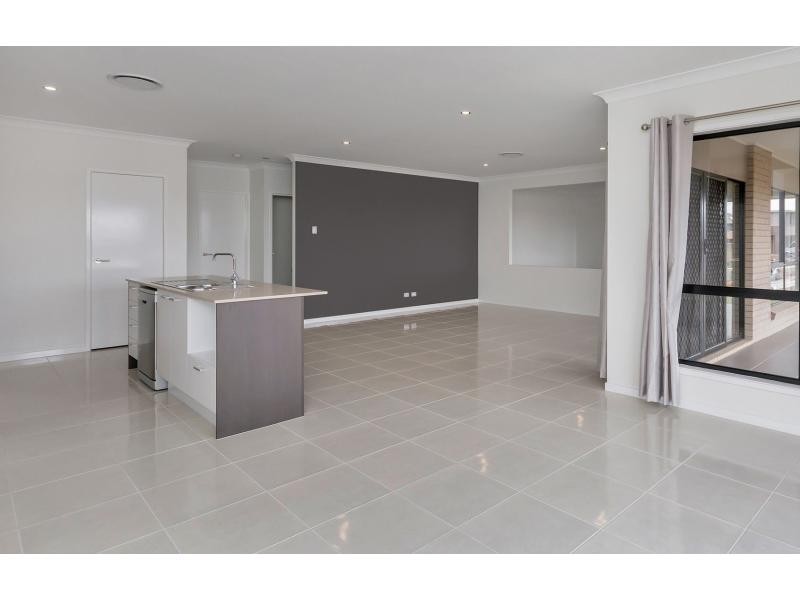 48 Pioneer Drive, Kuraby QLD 4112