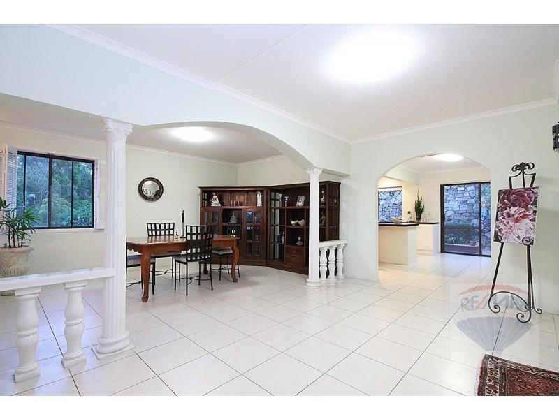 4 MacQuarie Court, Mount Ommaney QLD 4074