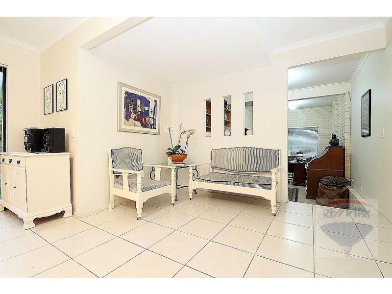 4 MacQuarie Court, Mount Ommaney QLD 4074