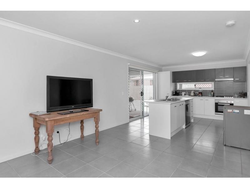 7 Honeyeater Crescent, Moggill QLD 4070