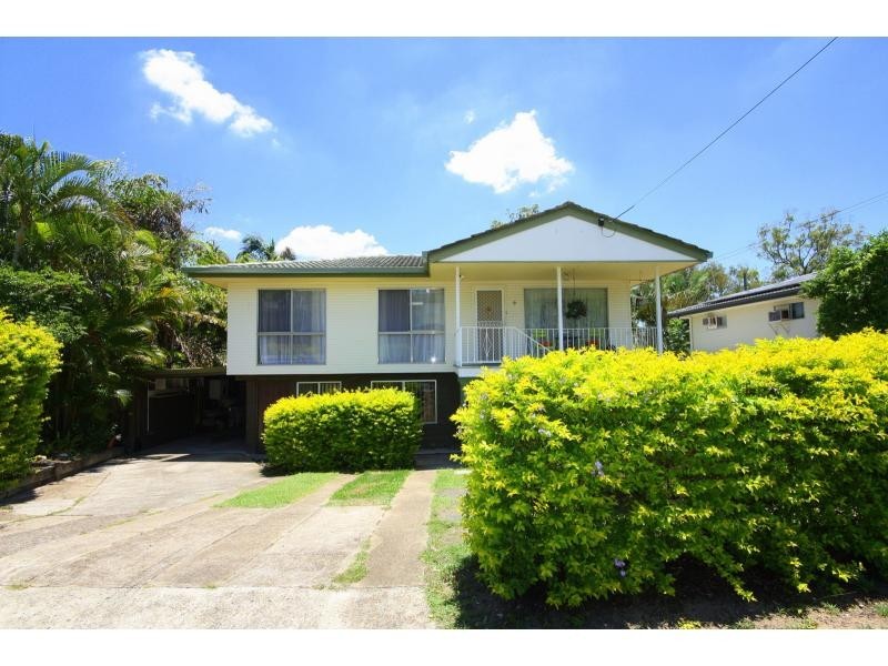 9 Pack Street, Jamboree Heights QLD 4074