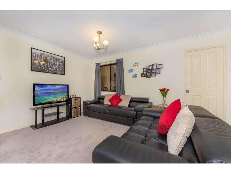 6 McNally Close, Seventeen Mile Rocks QLD 4073