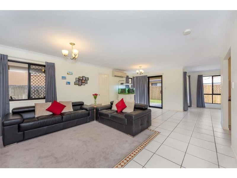 6 McNally Close, Seventeen Mile Rocks QLD 4073