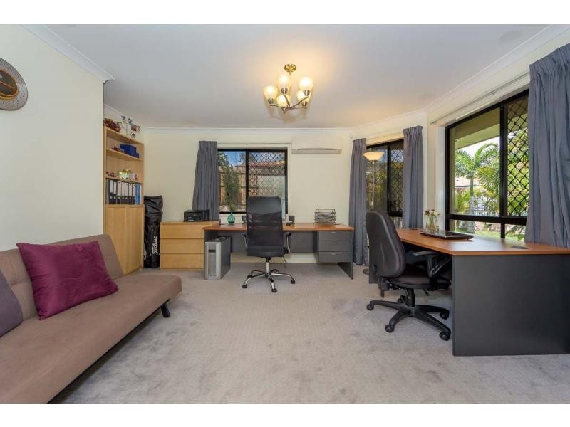 6 McNally Close, Seventeen Mile Rocks QLD 4073